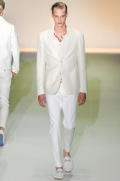 Look 31